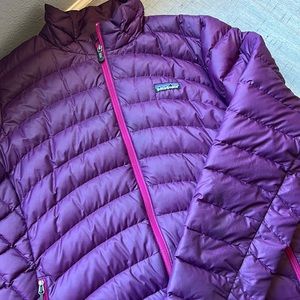 Patagonia puffer in a beautiful grape 🍇 color.